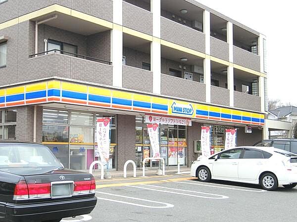 ミニストップ千葉仁戸名店まで240m