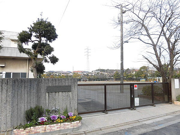 千葉市立都賀の台小学校まで720m