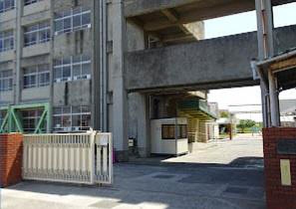 明石市立魚住小学校まで190m
