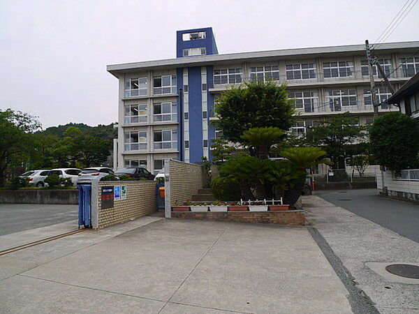 高砂市立鹿島中学校まで2242m