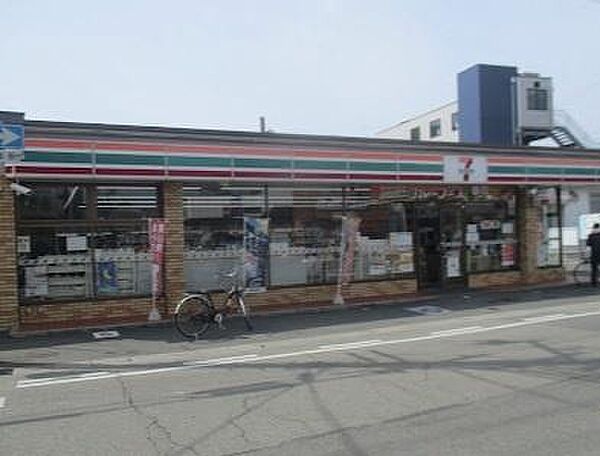 セブン-イレブン 高砂御旅1丁目店まで1216m