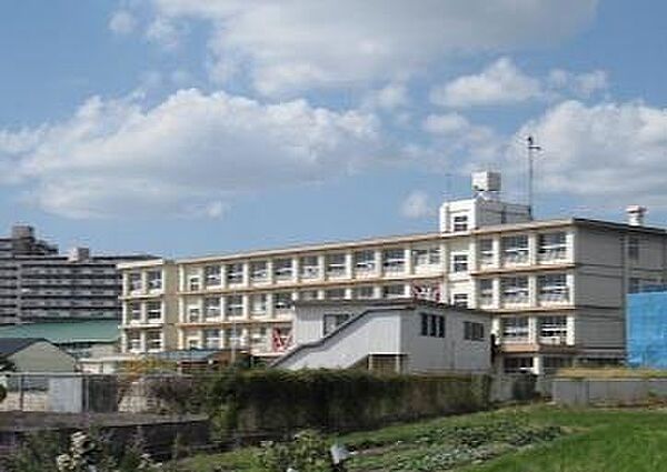 明石市立二見北小学校まで582m