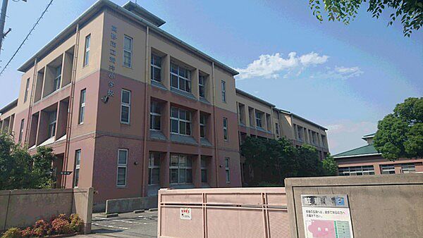 高砂市立荒井小学校まで871m