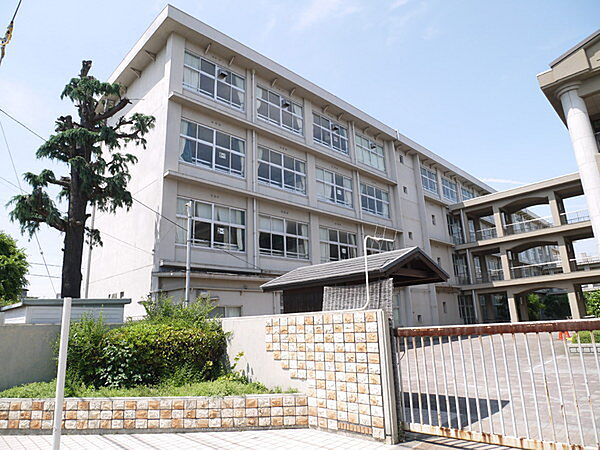 加古川市立氷丘小学校まで1180m