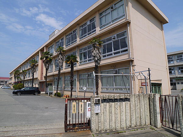 加古川市立平岡南小学校まで454m