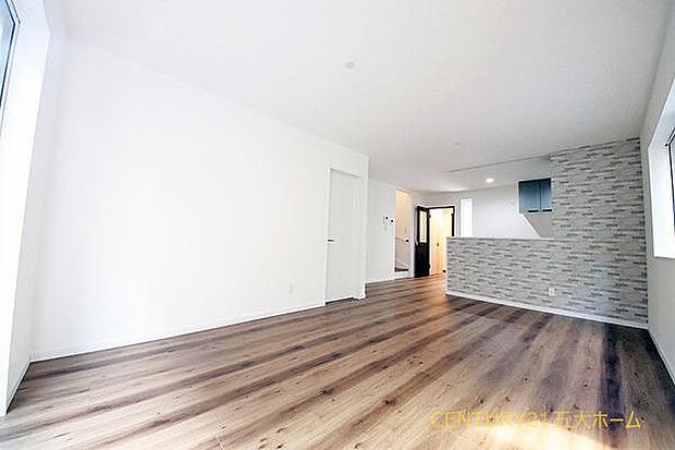 来客者の顔が確認できるTVモニター付きインターホンがあるので、お子様のお留守番の時にも安心です。