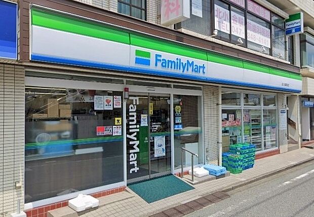 ファミリーマート北小金駅前店まで581m