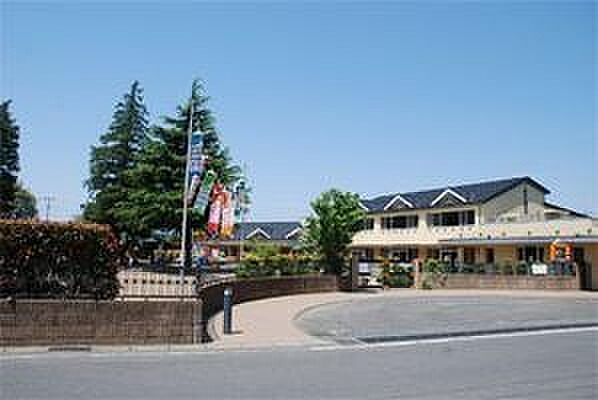 さかいね幼稚園まで888m