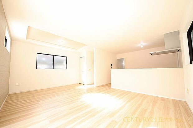 物件のご提案から現地へのご案内、ご契約まで、業務に精通したスタッフが対応させて頂きます。お気軽にご相談ください☆（1号棟）