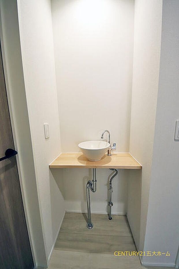 物件のご提案から現地へのご案内、ご契約まで、業務に精通したスタッフが対応させて頂きます。お気軽にご相談ください☆(3号棟)