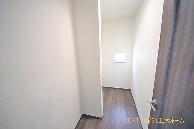 物件のご提案から現地へのご案内、ご契約まで、業務に精通したスタッフが対応させて頂きます。お気軽にご相談ください☆(1-E号棟)