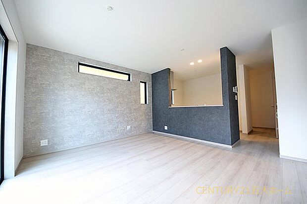 完成済みにつき天井の高さや便利な設備、収納の使いやすさなど実際にご見学いただけます。また、必要なお部屋の数をチェックしたり、周辺の雰囲気を把握したりすることで新生活のイメージが膨らみます♪