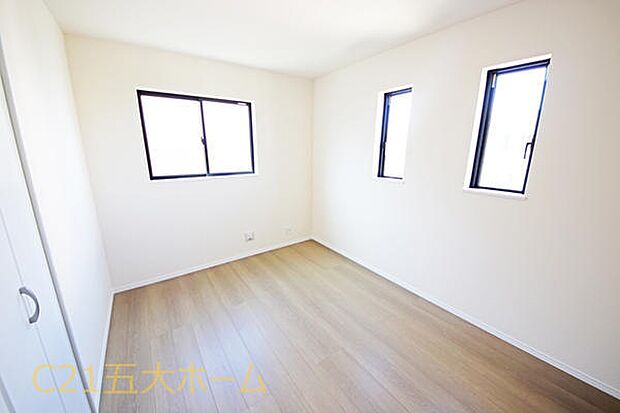 物件のご提案から現地へのご案内、ご契約まで、業務に精通したスタッフが対応させて頂きます。お気軽にご相談ください!(A号棟)