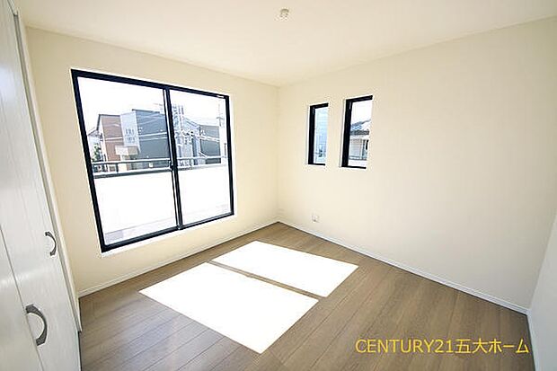 物件のご提案から現地へのご案内、ご契約まで、業務に精通したスタッフが対応させて頂きます。お気軽にご相談ください☆(A号棟)