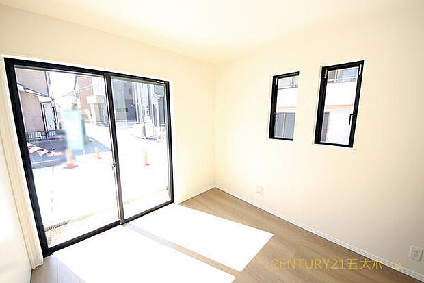 物件のご提案から現地へのご案内、ご契約まで、業務に精通したスタッフが対応させて頂きます。お気軽にご相談ください☆(A号棟)