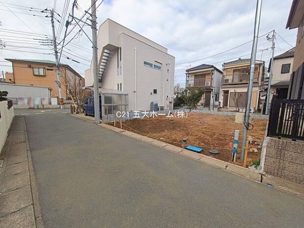 開放感のある広々としたルーフバルコニーは、洗濯物を干すスペースとしてはもちろん、ガーデニングなど様々な用途に利用できます。撮影月:2026/2