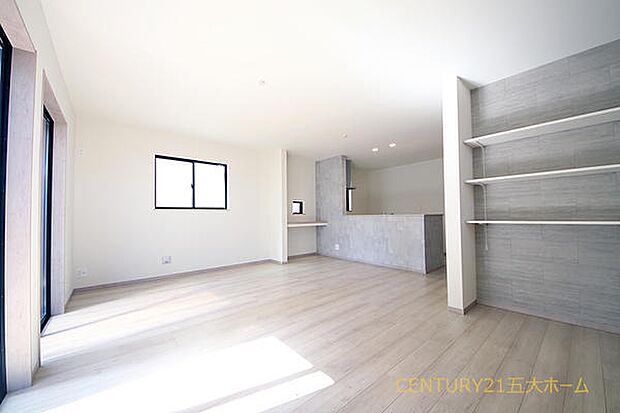 物件のご提案から現地へのご案内、ご契約まで、業務に精通したスタッフが対応させて頂きます。お気軽にご相談ください☆(2-D号棟)