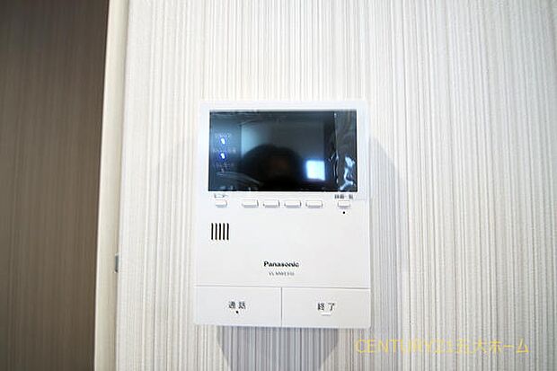 来客者の顔が確認できるTVモニター付きインターホンがあるので、お子様のお留守番の時にも安心です。