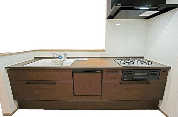 近くには同仕様物件がございますので、内装等のイメージをご確認いただけます。お気軽にお問い合わせください。