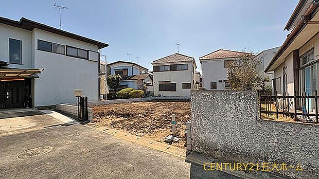 8月完成予定です。物件のご提案から現地へのご案内、ご契約まで、業務に精通したスタッフが対応させて頂きます。お気軽にご相談ください。撮影月:2026/3