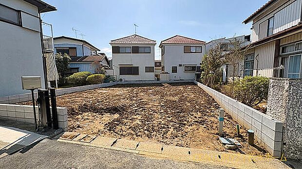 8月完成予定です。物件のご提案から現地へのご案内、ご契約まで、業務に精通したスタッフが対応させて頂きます。お気軽にご相談ください。撮影月:2026/3