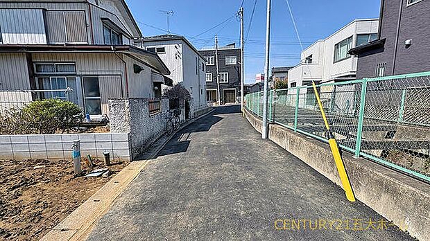 8月完成予定です。物件のご提案から現地へのご案内、ご契約まで、業務に精通したスタッフが対応させて頂きます。お気軽にご相談ください。撮影月:2026/3