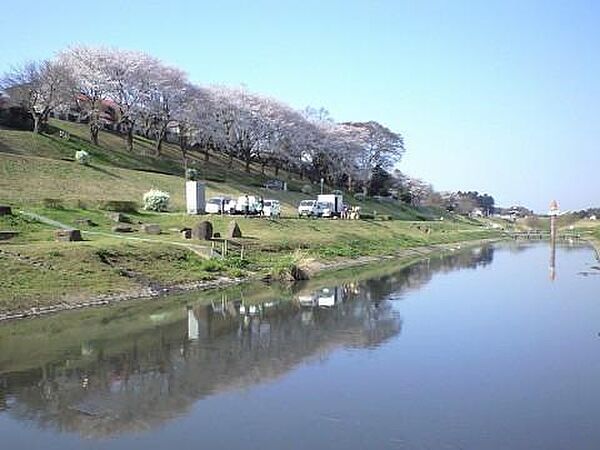 運河水辺公園まで358m