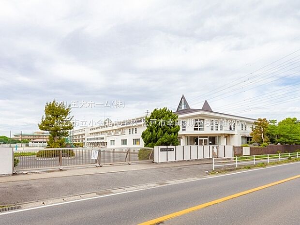 松戸市立小金北中学校まで820m、撮影日:2022/04/27 820 松戸市立小金北中学校