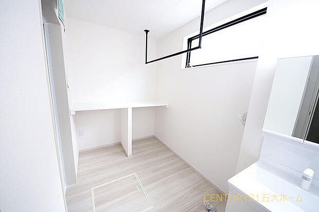 物件のご提案から現地へのご案内、ご契約まで、業務に精通したスタッフが対応させて頂きます。お気軽にご相談ください☆