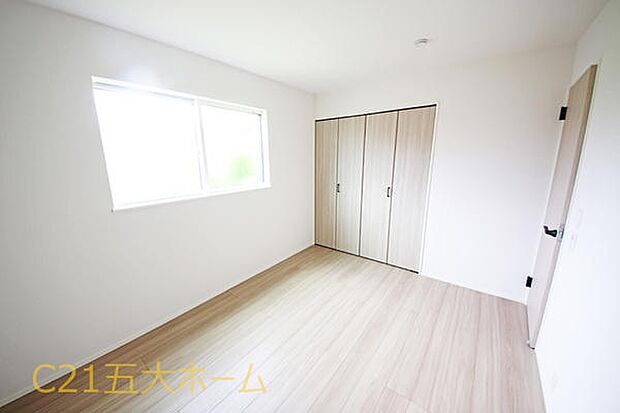 フローリングのお部屋は掃除がしやすいため清潔さを保ちやすいです♪(1号棟)