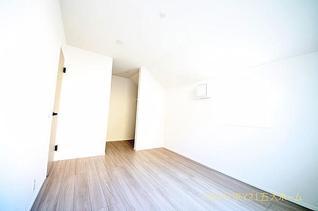 物件のご提案から現地へのご案内、ご契約まで、業務に精通したスタッフが対応させて頂きます。お気軽にご相談ください。