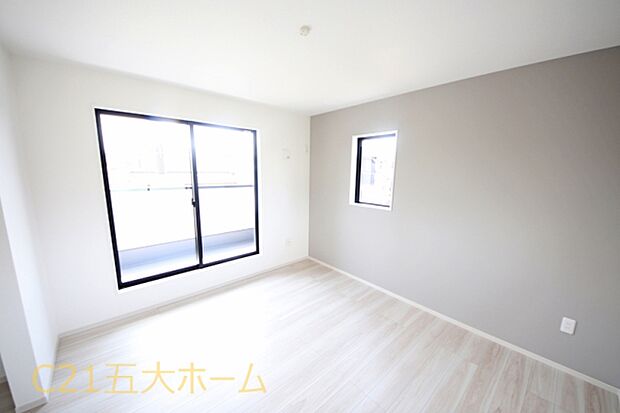 物件のご提案から現地へのご案内、ご契約まで、業務に精通したスタッフが対応させて頂きます。お気軽にご相談ください!(1号棟)