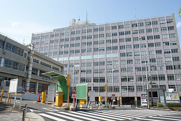 松戸市役所まで698m