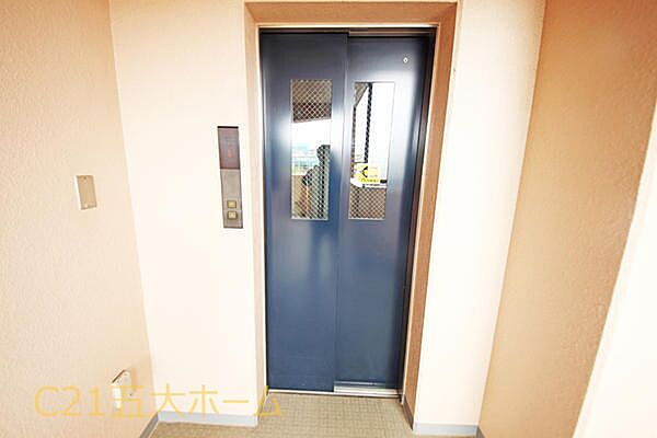 エレベーター付きなのでベビーカーで子どもとお出かけ、重い荷物を持っての帰宅、日々のゴミ出しもスムーズな移動を叶えてくれます♪