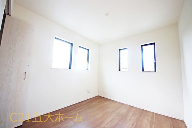 物件のご提案から現地へのご案内、ご契約まで、業務に精通したスタッフが対応させて頂きます。お気軽にご相談ください!(A号棟)