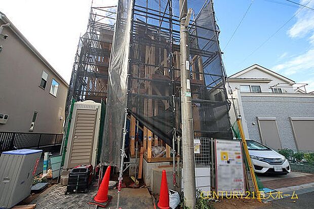 9月完成予定です。物件のご提案から現地へのご案内、ご契約まで、業務に精通したスタッフが対応させて頂きます。お気軽にご相談ください。撮影日:26/8/7