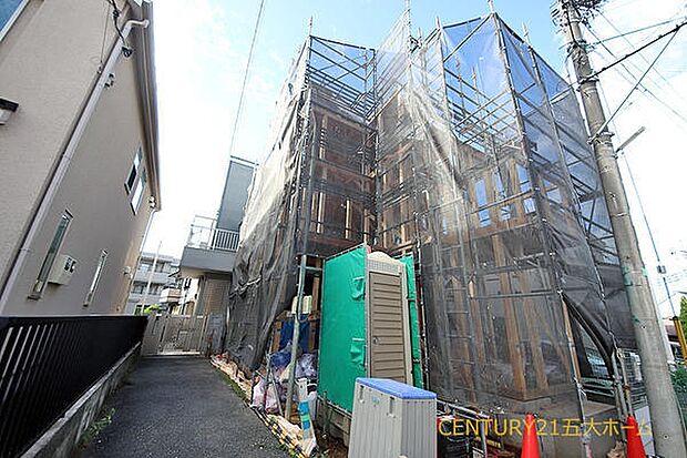 9月完成予定です。物件のご提案から現地へのご案内、ご契約まで、業務に精通したスタッフが対応させて頂きます。お気軽にご相談ください。撮影日:26/8/7