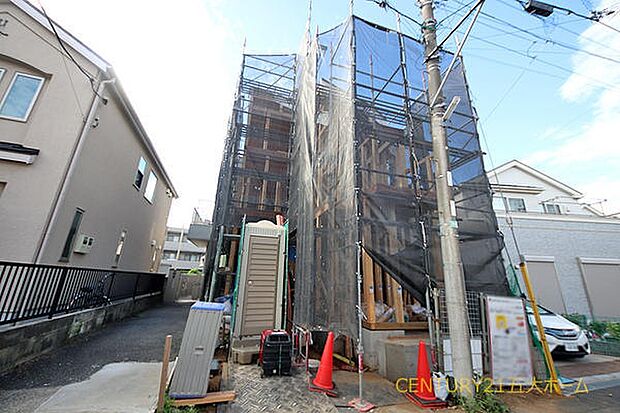 9月完成予定です。物件のご提案から現地へのご案内、ご契約まで、業務に精通したスタッフが対応させて頂きます。お気軽にご相談ください。撮影日:26/8/7