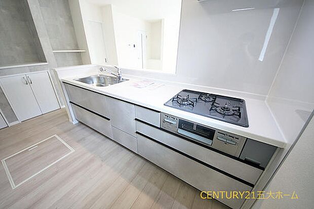 物件のご提案から現地へのご案内、ご契約まで、業務に精通したスタッフが対応させて頂きます。お気軽にご相談ください☆(C号棟)