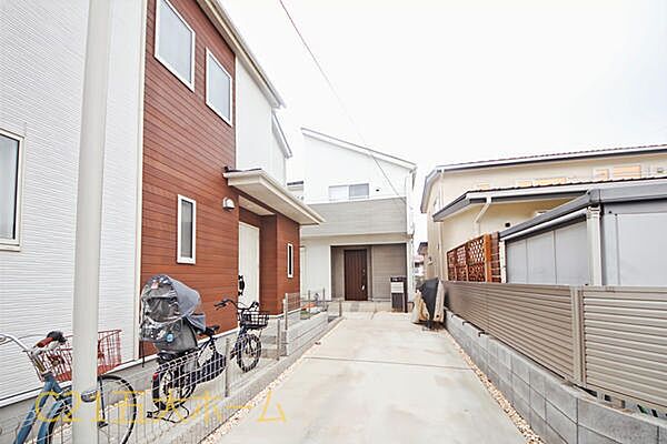 居住中のため、ご見学の際は事前にお問い合わせください。物件のご提案から現地へのご案内、ご契約まで、業務に精通したスタッフが対応させて頂きます。お気軽にご相談ください！