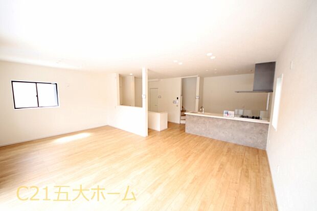 物件のご提案から現地へのご案内、ご契約まで、業務に精通したスタッフが対応させて頂きます。お気軽にご相談ください！