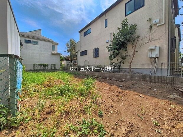 建物には防犯カメラを設置しており、ご家族皆さまが安心して暮らせる環境づくりに配慮しています。撮影日：26/07/30