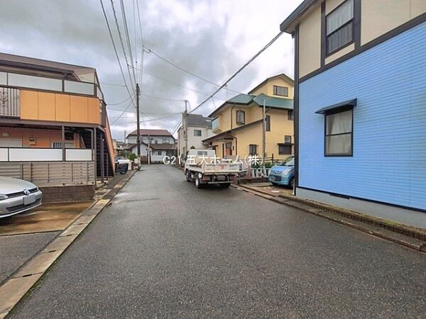 収納力がぐっと高まり、暮らしの空間をゆったり保てる小屋裏収納を備えています。季節物や大型の荷物もすっきり片付き、日々の生活がより快適になります。撮影日：26/09/16