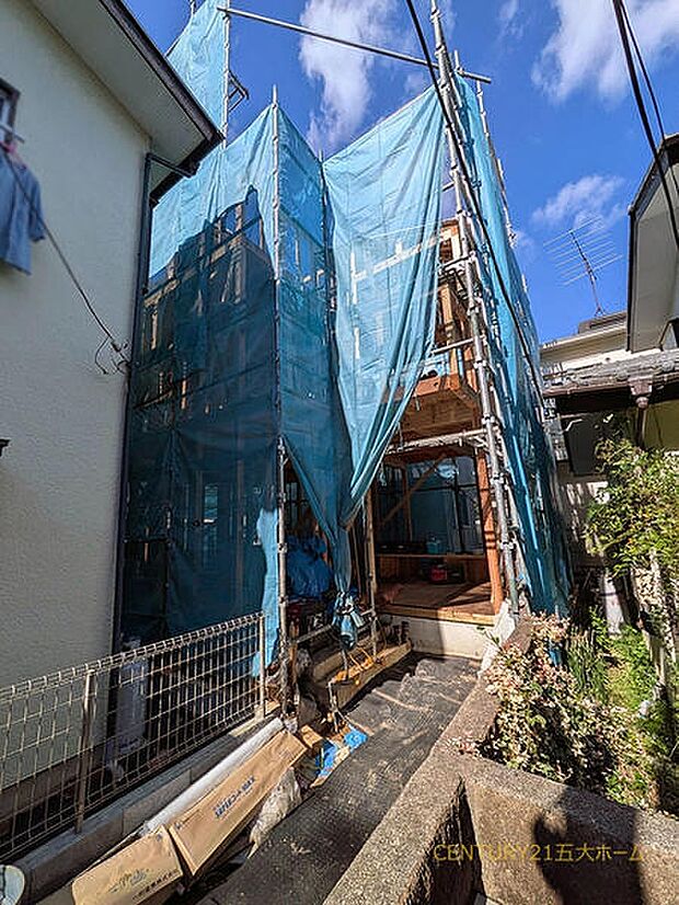 1月完成予定です。物件のご提案から現地へのご案内、ご契約まで、業務に精通したスタッフが対応させて頂きます。お気軽にご相談ください。撮影日：26/10/01