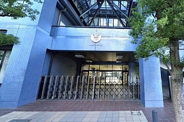 荒川区立原中学校まで555m