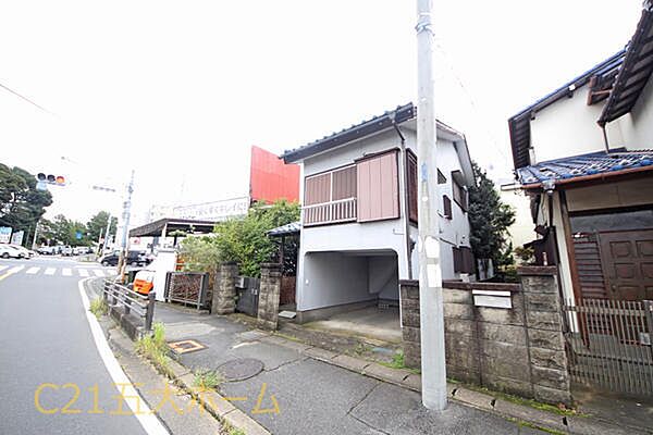 古家付きで日当たりや建物の配置、ボリューム感などを掴みやすいです。