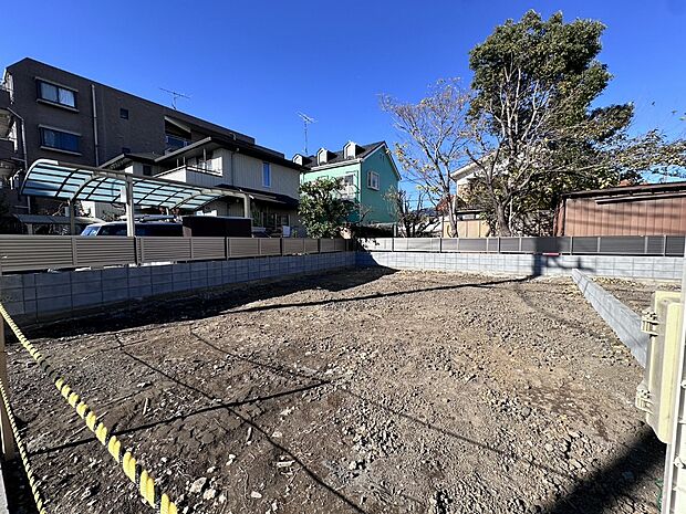 南側5.78m公道に面す。25.4坪の更地