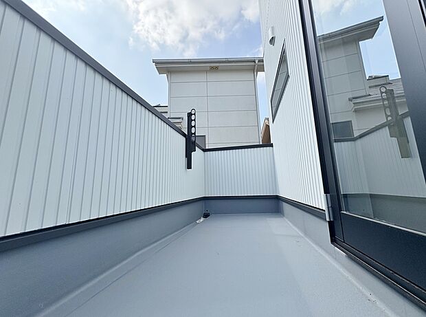 東側バルコニー