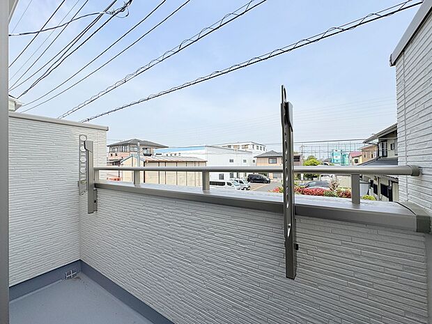 住まう人たちに与えられるゆとりある生活と受け継がれる資産。素晴らしい立地から生み出される時の隙間はご家族で過ごすための新しくかけがえのない時間