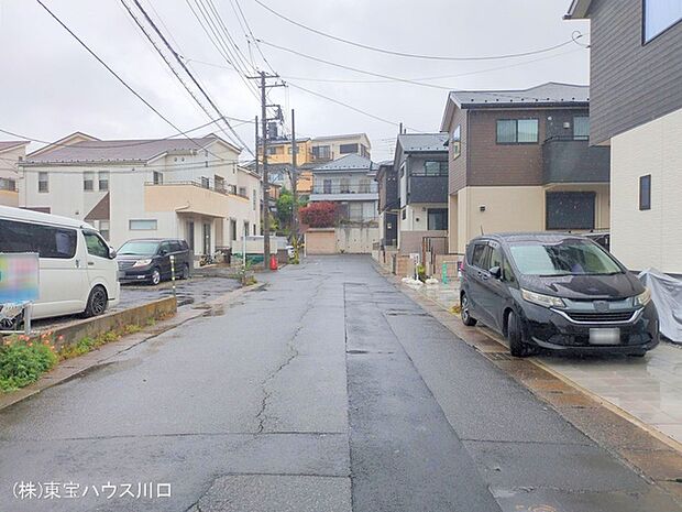 前面道路含む現地。2025年4月撮影